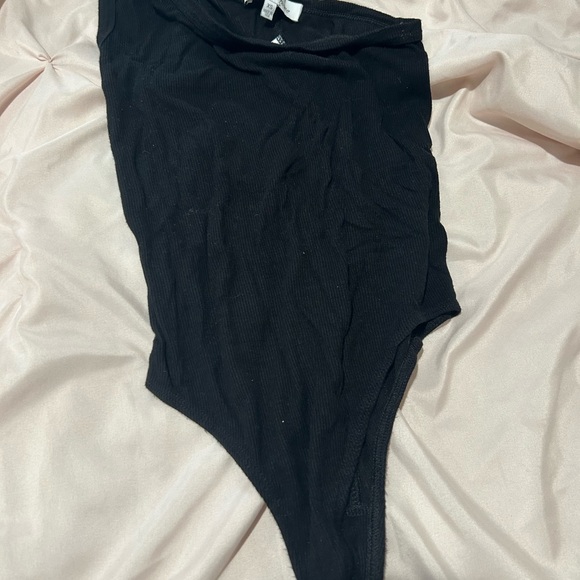 Black Ribbed Top - Picture 2 of 4